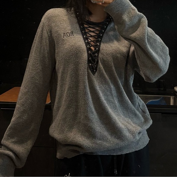 LF Furst Of A Kind Lace-up Vintage Sweater x ROA - Picture 5 of 5